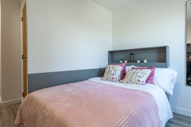 Premium En Suite at Oldway Centre, 39 High Street, City Centre, Swansea, SA11LA - Image 1